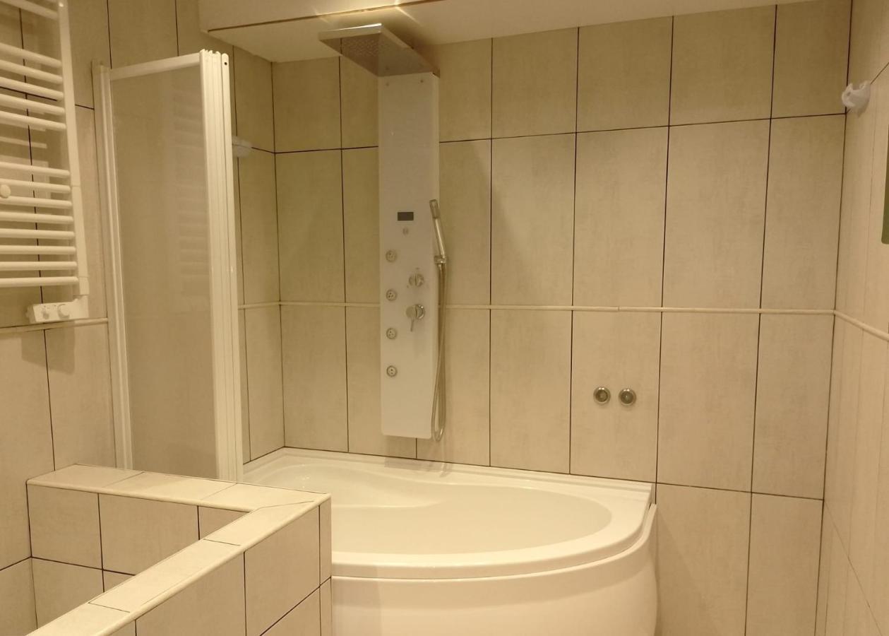 Suite Mimosa Con Piscina - Affitti Brevi Italia Сірміоне Екстер'єр фото