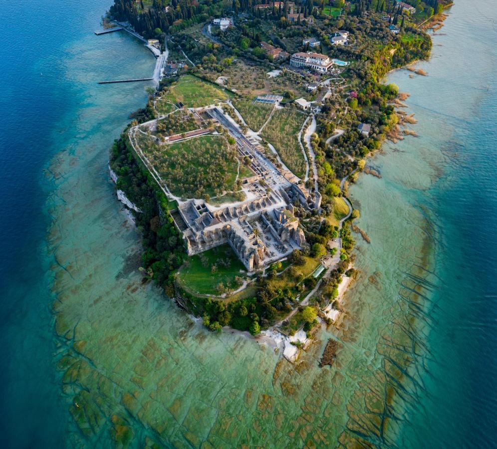 Suite Mimosa Con Piscina - Affitti Brevi Italia Сірміоне Екстер'єр фото